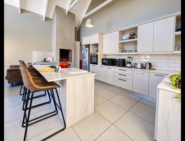 3 BEDROOM FREEHOLD FOR SALE IN BRITANNIA BEACH ESTATE